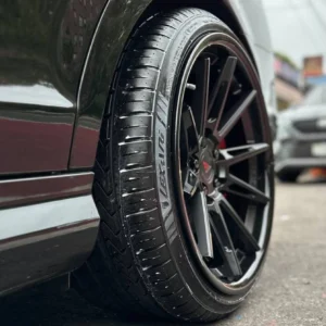 FERRADA CM2 Wheel Size 19 Matte Black with Gloss Black Lip