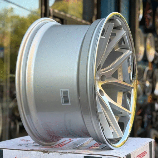 FERRADA FR2 Wheel Size 19 Machine Silver with Chrome Lip - Image 4
