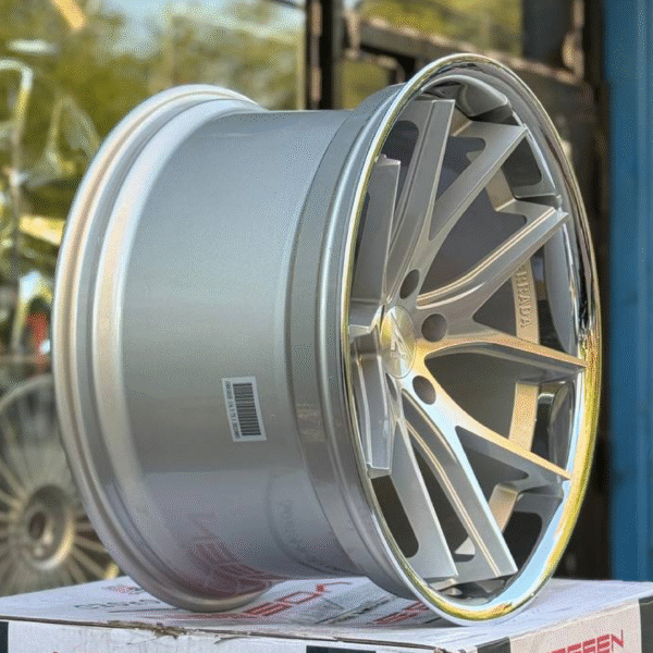 FERRADA FR2 Wheel Size 19 Machine Silver with Chrome Lip - Image 3