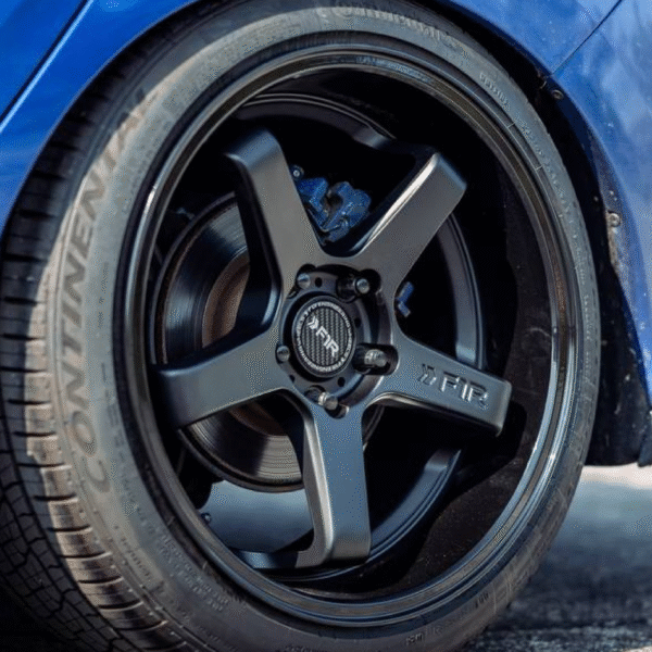 F1R FC5 Wheel Size 18 Matte Black with Gloss Black Lip - Image 5