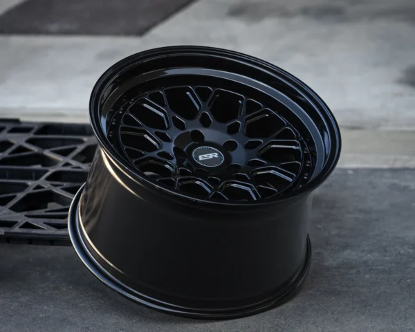 ESR CS3 Wheel Size 18 Gloss Black - Image 4
