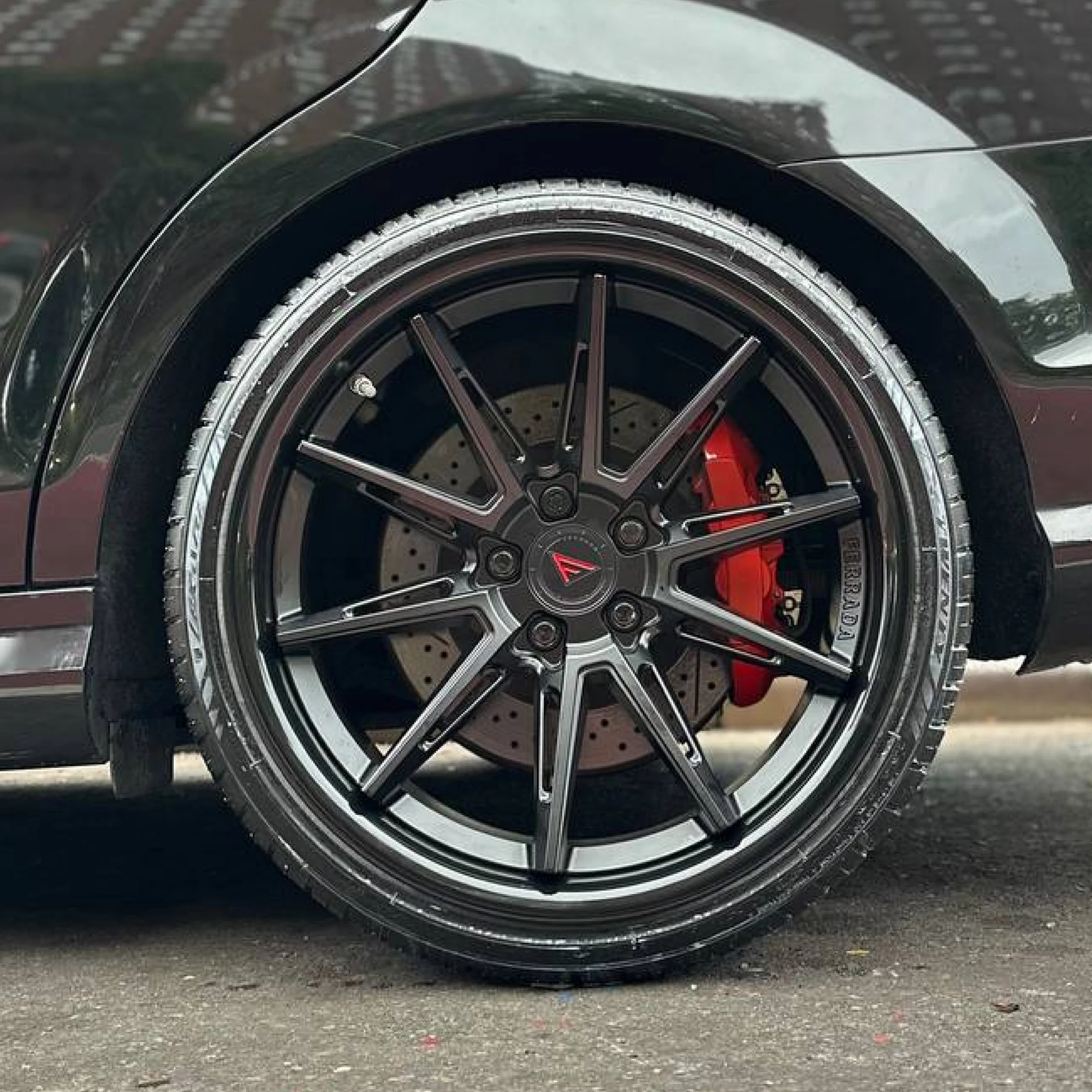 FERRADA CM2 Wheel Size 19 Matte Black with Gloss Black Lip - Imagen 5